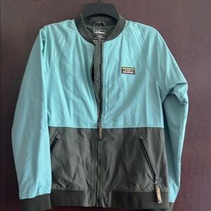 L.L. Bean Size Small Two-tone Green Water Resistant Jacket
